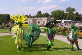 Das kleine fest ist ein großes internationales kleinkunstfestival im juli im großen garten hannover herrenhausen sowie im august in verschiedenen parks in deutschland. Kleines Buhnen Fest Im Grossen Garten Herrenhausen Hannover Entdecken