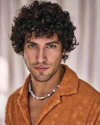 Aaron Valenzuela's Instagram, Twitter & Facebook