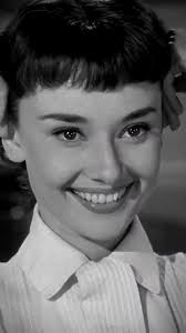 #oldhollywood #fyp #vintage #haircut #audreyhepburn #romanholiday