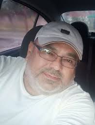 Un día eres joven, hermosa, e inmadura y otro dia eres hermosa, madura y  haces uñas hermosas