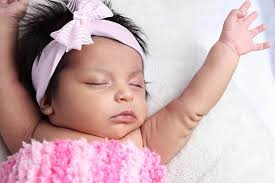 Sebagai ibu, kita pasti ingin mencari dan memberi terbaik untuk anak. Indah 30 Rangkaian Nama Bayi Perempuan Islami Beragam Dan Sarat Makna