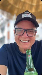 Medidas extremas!!! Toque de queda de inmediato recomienda el Dr. Fernando  Cabanillas!!!!!! Ahora que van a decir los del “Task Forcé”? Yo soy  locutor, pero el es una eminencia!!! Que dicen los