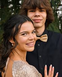 kate flora (@kate.floraa) • Instagram photos and videos