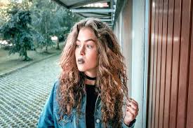 It is because i sent you a kiss and hugs from my dreams. Romantic Love Sms For Her To Make Her Feel Special Sweet Love Messages