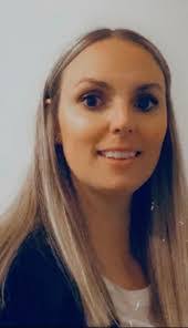 Amanda Windsor's Instagram, Twitter & Facebook