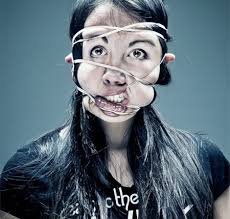 Creepy or funny? Portraits made with rubber bands by Wes Naman