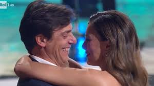 Jun 12, 2021 · l'edizione 2020/2021 di amici è stata segnata dagli scontri fra alessandra celentano e lorella cuccarini, ma anche dalla nascita di numerose storie d'amore. Canzone Segreta Serena Rossi In Lacrime Per Marito E Famiglia