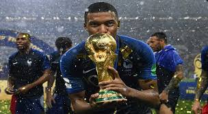 À londres, corentin « maestro » thuillier et lucas « daxe » cuillerier se sont adjugé la première édition de la. Mondial France Championne Du Monde Histoire D Un Sacre Inattendu Video Des Buts Algerie Football