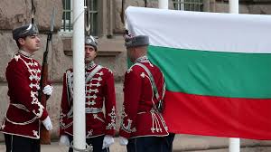 Dass dieses land bereits seit 2007 zur eu gehört, ist vielen menschen gar nicht. 140 Jahre Seit Der Legitimierung Der Flagge Bulgariens Geschichte Und Religion