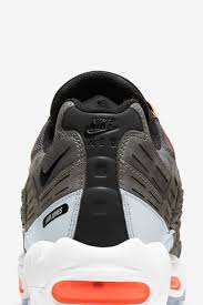 Shop our range of nike air max 95 online at jd sports ✓ express delivery available ✓buy now representing nike's continued desire to push the boundaries, the air max 95 ultra se has altered the. Air Max 95 X Kim Jones Total Orange Erscheinungsdatum Nike Snkrs De