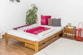 Hier finden sie ein neues bett aus massivholz 140x200 cm liegefläche wir beraten sie gern telefonisch oder auch per email. Bett Kiefer Massiv 140 X 200 Cm Eiche Hohe Cm 33 Lange Tiefe Cm 205 Breite Cm 147 Matratzenmasse B X L Cm 140 X 200 Massivholz Material Kiefer Bett Kiefer Massiv 140 X 200 Cm Eiche