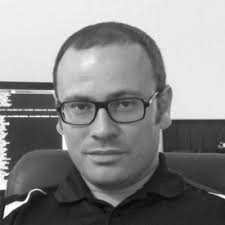 Bringing Artificial Intelligence to your Team: GPT4All and KNIME without  Internet Connection