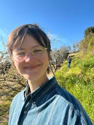 Who's joining Lillys adventures in Sicily ❤️??