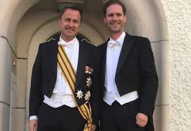 In a bbc exclusive, the luxembourg pm xavier bettel says it was never his intention to humiliate boris johnson by holding a press conference without him. Luxemburgs Premier Und Sein Mann Machen Mal Wieder Vor Wie Schwule Sichtbarkeit In Der Spitzenpolitik Geht Manner