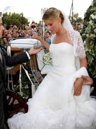 Party esclusivo, band italiana e negli abiti da sogno della sposa. Kate Middleton Charlene Di Monaco Victoria Di Svezia Tatiana Di Grecia E Le Altre Quando Il Matrimonio E Un Sogno People