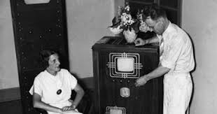 رحلة تطور شاشات التلفزيون من أبيض وأسود و12 بوصة ورديئة لجودة عالية والتطور وصل إلى تلفزيونات منحنية وعالية الدقة بأحجام 110 و150 بوصة اليوم السابع