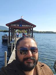 Single new to the area looking for fun dates 43 year old message me to talk