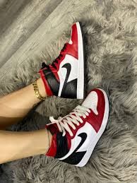 Nike Air Jordan 1 High Og Satin Snake In 2020 Air Jordans Nike Air Jordan Shoes Nike Jordans Women