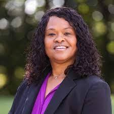 Leigh Ellington's Instagram, Twitter & Facebook