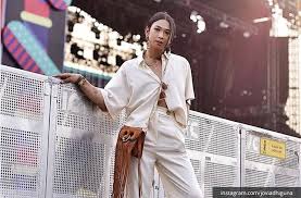 Cewekbanget | menjual segala macam kebutuhan cewek, yang bakal bikin kamu jadi cewek banget yang gak kebangetan. Yuk Intip Style Kece 8 Selebgram Indonesia Di We The Fest 2018 Cewekbanget Id Line Today