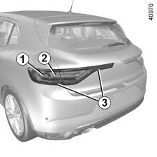 Bekijk de, prijzen, versies en uitrusting. E Guide Renault Com Megane 4 Prenez Soin De Votre Vehicule Optiques Feux Arriere Et Lateraux Remplacement Des Lampes
