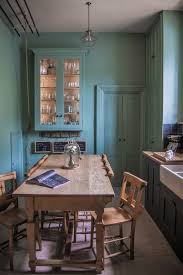 woodwork paint with your walls