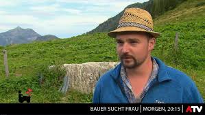 Es sollen alleinstehende landwirte mit potentiellen lebensgefährtinnen verkuppelt werden. Bauer Sucht Frau Franz Der Koffertrager Facebook