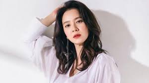 Alasan kang gary keluar dari rm adalah karena ia ingin fokus di dunia musik. Song Ji Hyo Bicara Kemungkinan Keluar Dari Running Man Republika Online