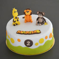 Gateau Savane Bebe Anniversaire 2 Ans Figurines En Pate A Sucre Girafe Lion Singe Gateau Savane Gateau Gateau Anniversaire