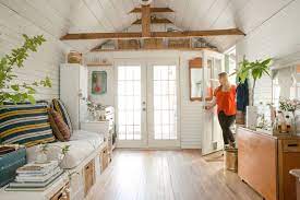 The garage can be a valuable addition to your home. Http 41 Media Tumblr Com Bd8b95cee186a8ee4b59a367e00bb740 Tumblr O5mmhz6tsu1r6kaa9o10 1280 Jp Garage To Living Space Garage Bedroom Convert Garage To Bedroom