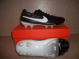 Nike Tiempo Legend V Fg Sport Cleats Black White Mens Sz 6 5 7 8 5 Tenis