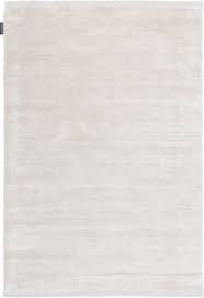 Generell lassen helle teppiche insbesondere kleine räume größer erscheinen. Tabby Silver White Weisser Heller Einfarbiger Teppich Khodai Studio