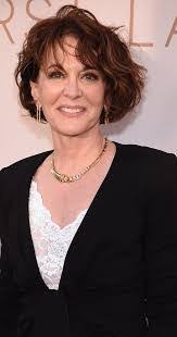 Maureen Ryder's Instagram, Twitter & Facebook