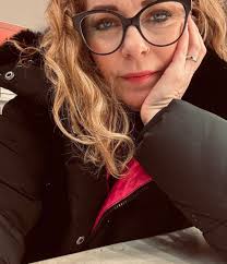 Such a special night, such a special couple of shows after these intense  months. Thank you The Magic Strings Thank you everybody for your love and  support 💝💝💝 De Kleine Komedie