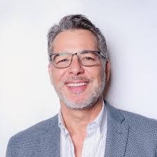 Derek Reis's Instagram, Twitter & Facebook