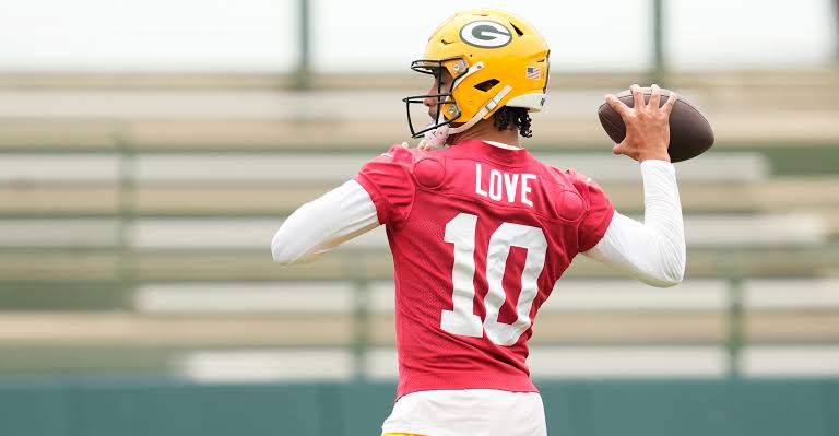 Jordan Love signs 4-year extension with Packers, ending holdout | Acme  Packing Company