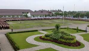 Buntet pesantren yang kita kenal sekarang ini, merupakan salah satu pesantren tertua di indonesia, berdiri sejak abad 18 m dibangun oleh mufti keraton cirebo. Inilah 10 Pesantren Terbaik Dan Terbesar Di Indonesia Tentik