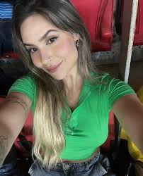 Simone Barros (@sihbarros) • Threads, Say more