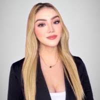 Amy Islas's Instagram, Twitter & Facebook