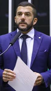 PL e PT vão receber maiores valores do fundo eleitoral; veja quanto cada  partido vai ganhar