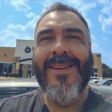 Noel Corral (@noel.corral.56)