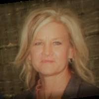 Deana Perry's Instagram, Twitter & Facebook