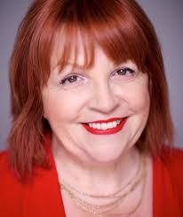 Elizabeth Leslie's Instagram, Twitter & Facebook