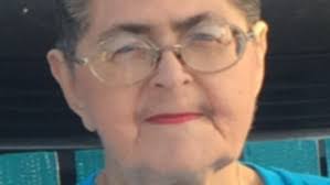 Lynn Decamp's Instagram, Twitter & Facebook