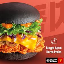 It used to switch to the lunchtime menu at 10:30am, but bosses added an extra 30 minutes to the breakfast offering in 2019. Qhore5cb31d1zm