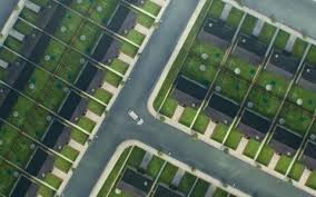 Here Are 10 Hidden Gems From The Thriller Genre Perfect For Any Viewers Looking For Something New Vivarium Thriller The Stranger Movie