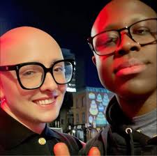 funny concert selfie moments