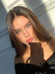 See more ideas about pretty girls brunette, beauty girl, beautiful women faces. Pin By Rapha On G I R L S Pretty Brunette Pretty Girls Selfies Beauty Girl