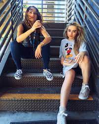 sabrinacarpenter joeyking eberbach kleider photoshooting