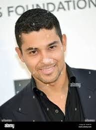 Wilmer Lambert's Instagram, Twitter & Facebook